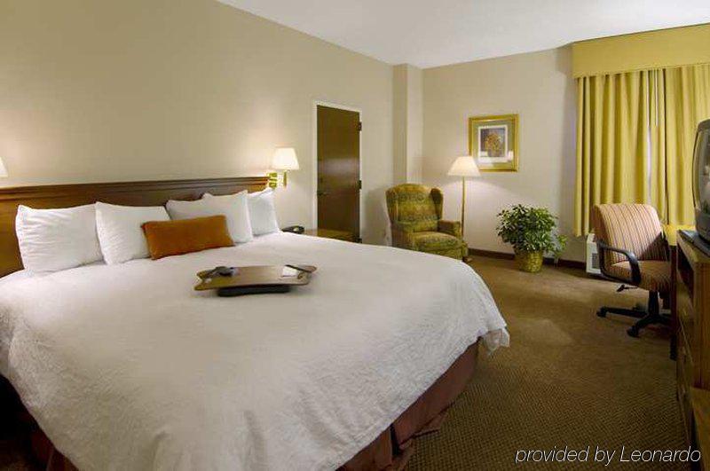 Hampton Inn Charlotte University Place Oda fotoğraf