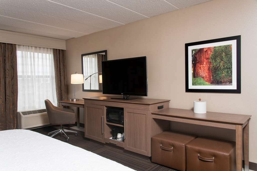 Hampton Inn Charlotte University Place Oda fotoğraf