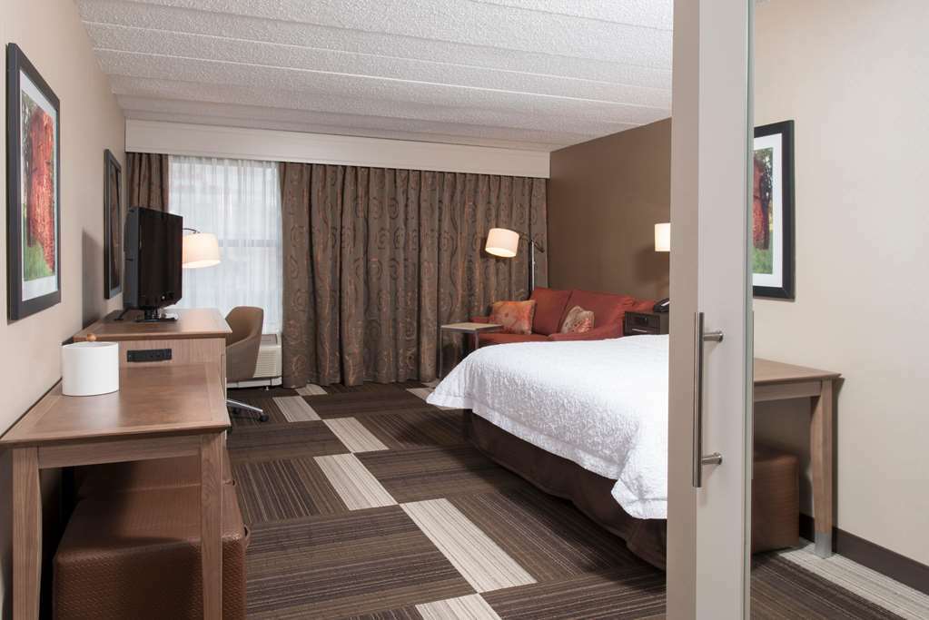 Hampton Inn Charlotte University Place Oda fotoğraf