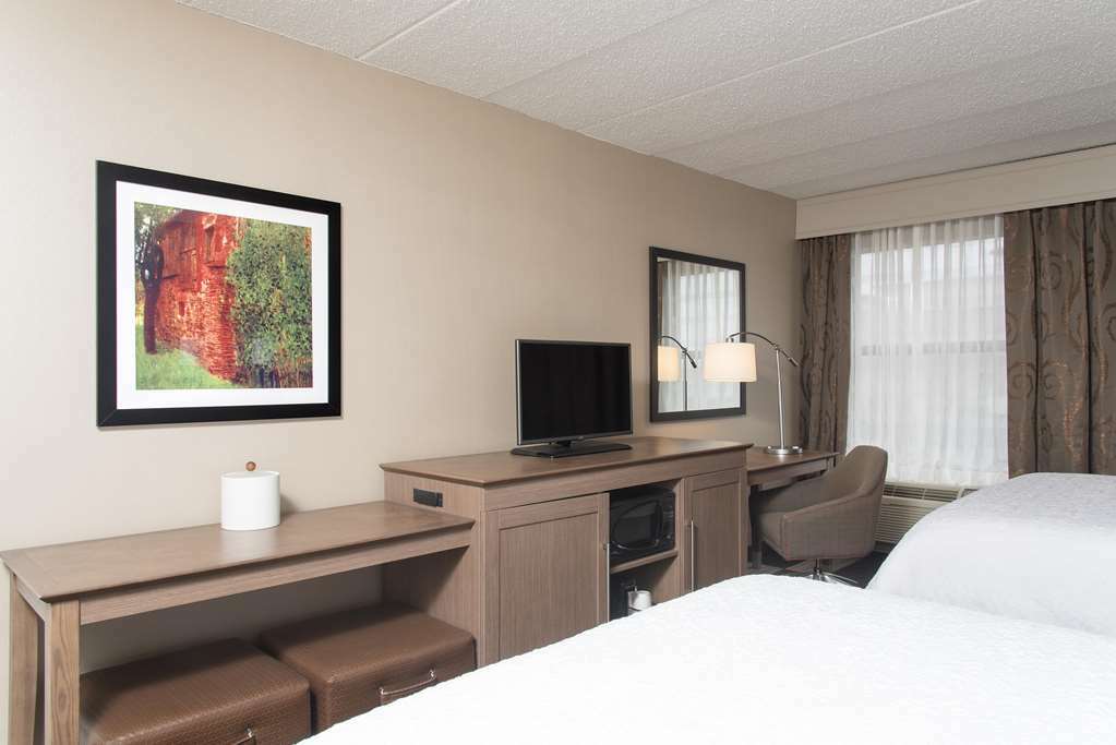 Hampton Inn Charlotte University Place Oda fotoğraf