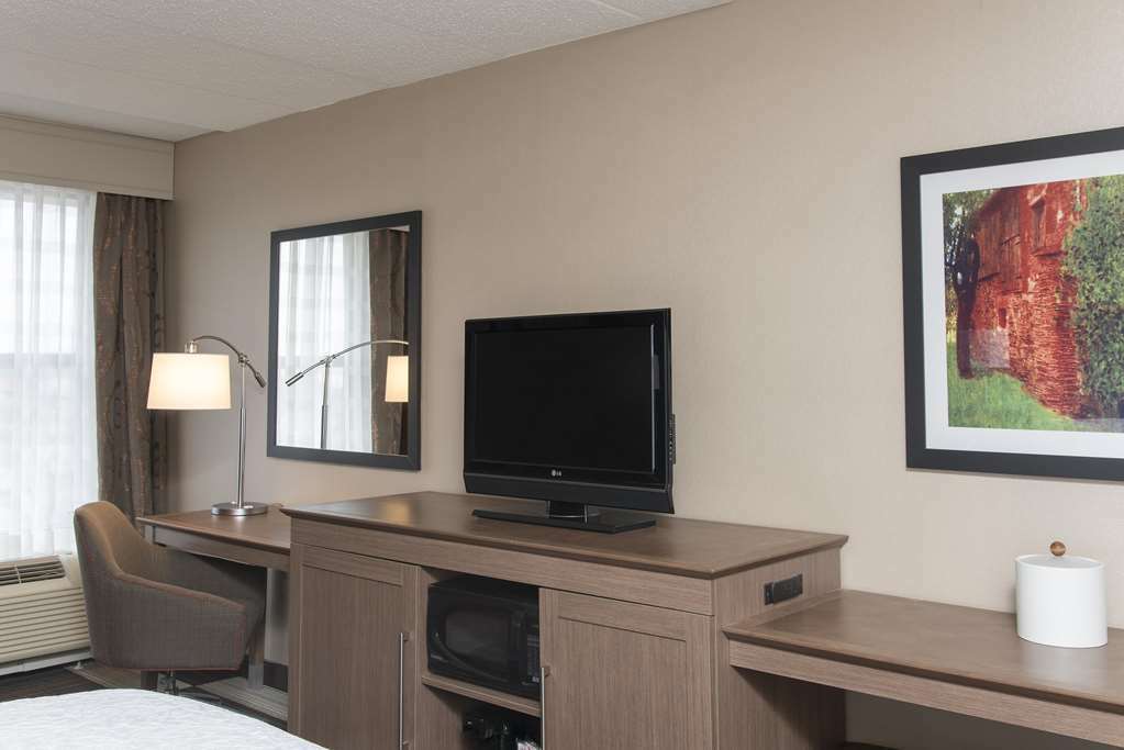 Hampton Inn Charlotte University Place Oda fotoğraf