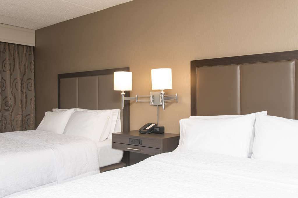 Hampton Inn Charlotte University Place Oda fotoğraf