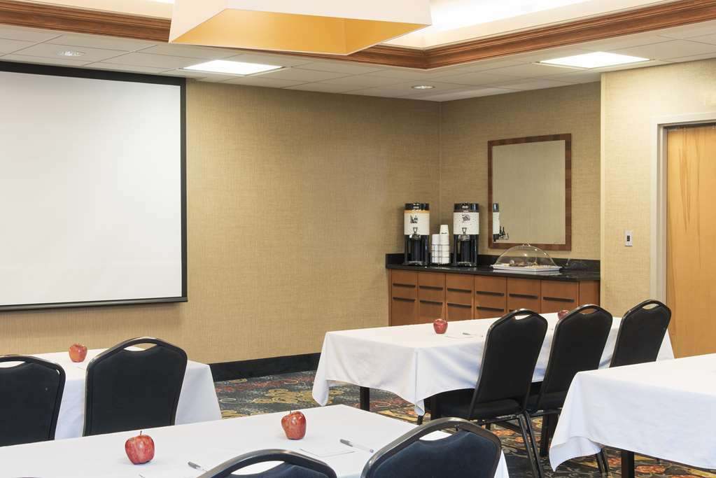 Hampton Inn Charlotte University Place Konforlar fotoğraf