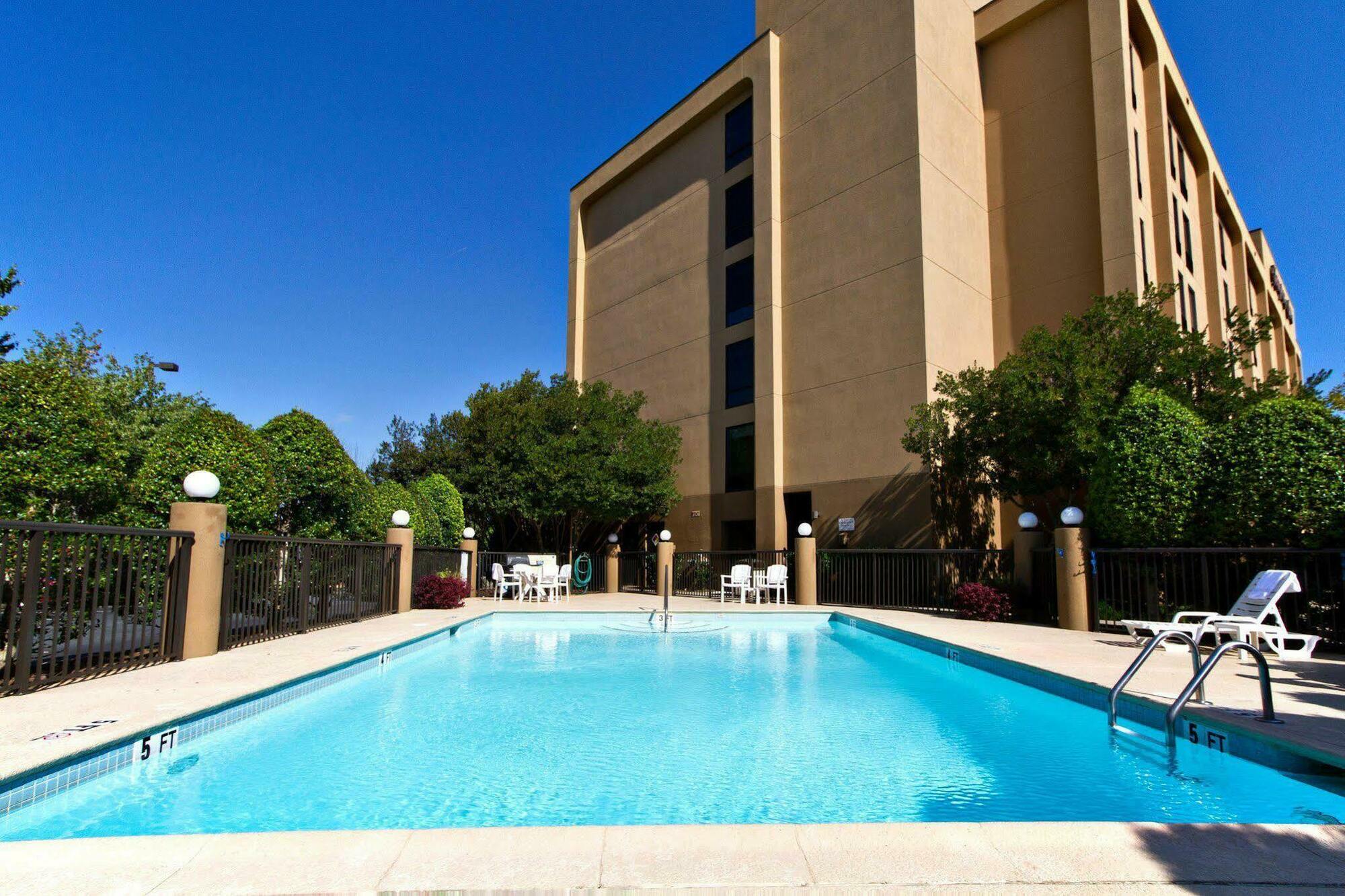 Hampton Inn Charlotte University Place Dış mekan fotoğraf